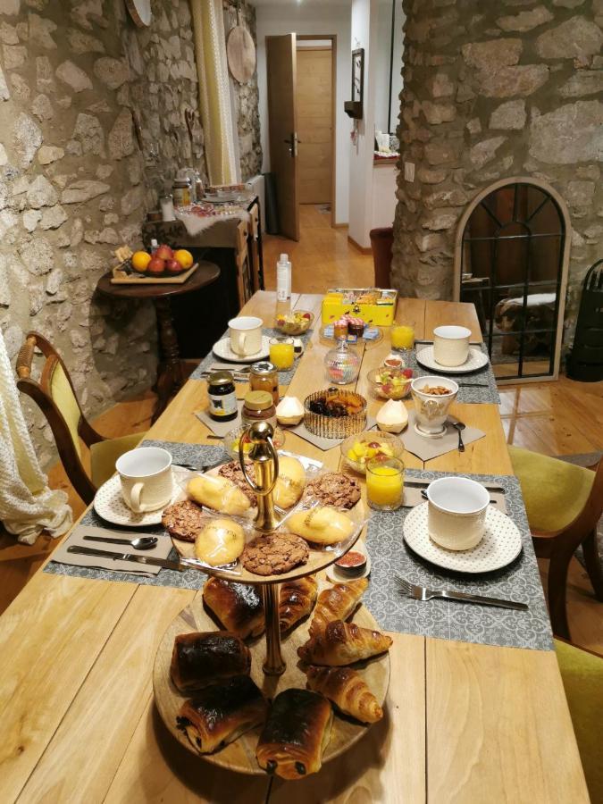 La Petite Chapelle Hotel Font-Romeu-Odeillo-Via Exterior photo